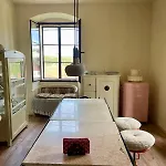 V Barokniho Fare S Rozsahlou Zahradou アパート